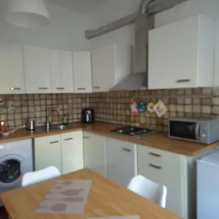 Apartament Maison 18 *