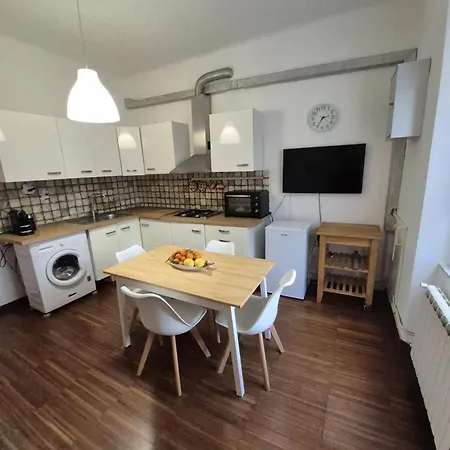 Apartment Maison 18 *